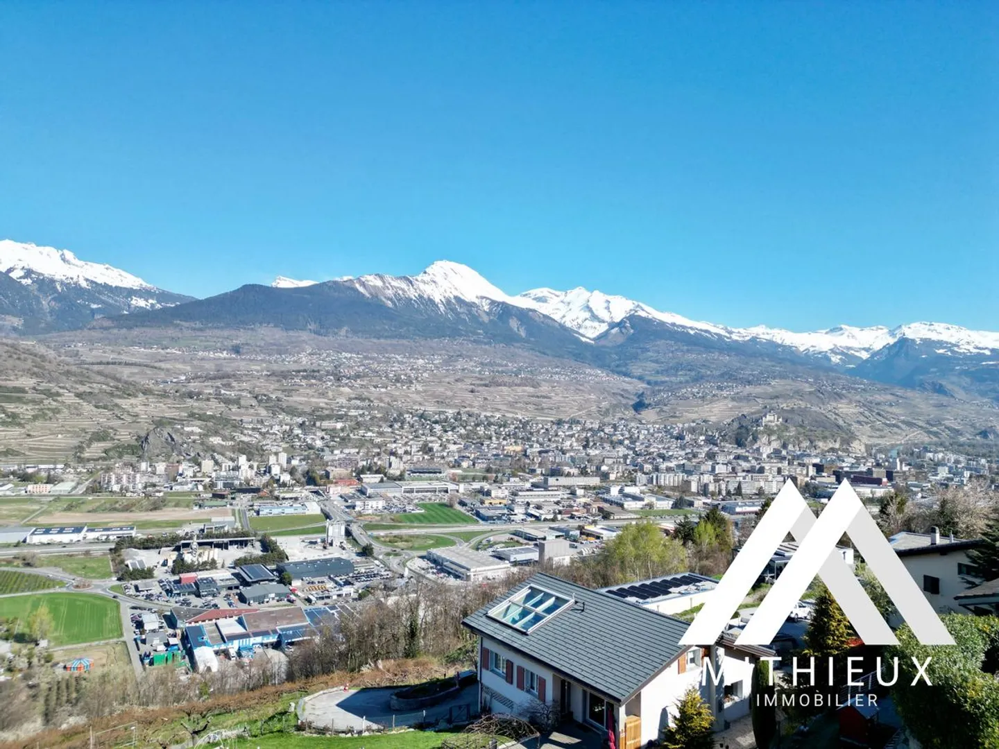 Villa moderne avec vue panoramique - Photo 2 sur 13