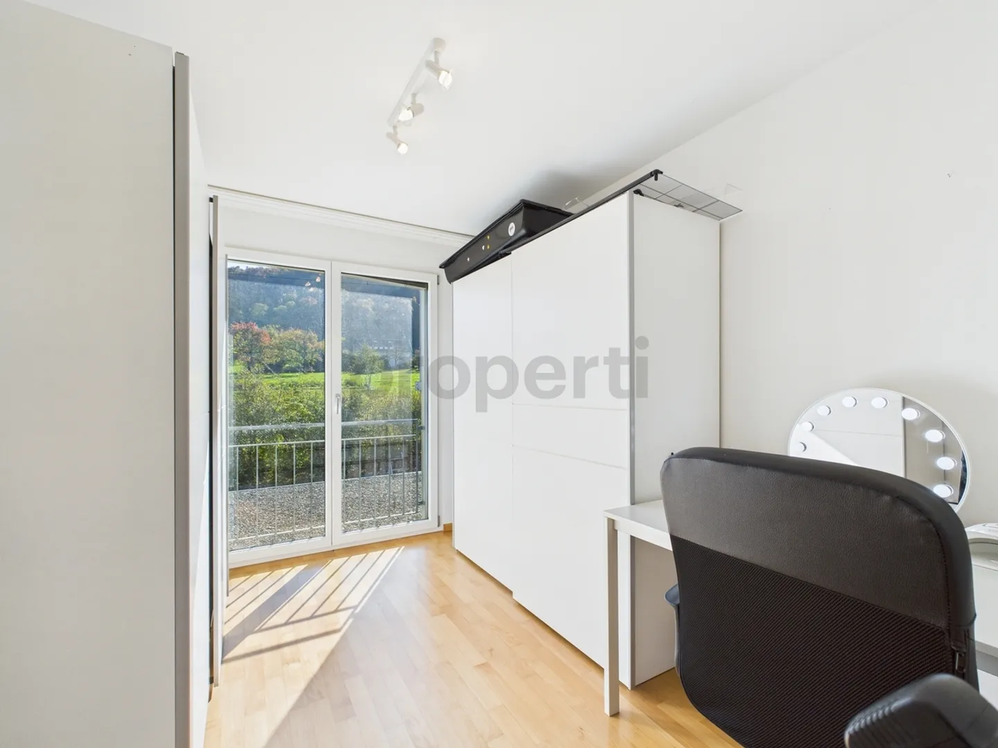 Modern 6.5-room terraced family house in Bättwil – well-kept, family-friendly & with direct access to the underground garage and garden - Photo 11 of 13