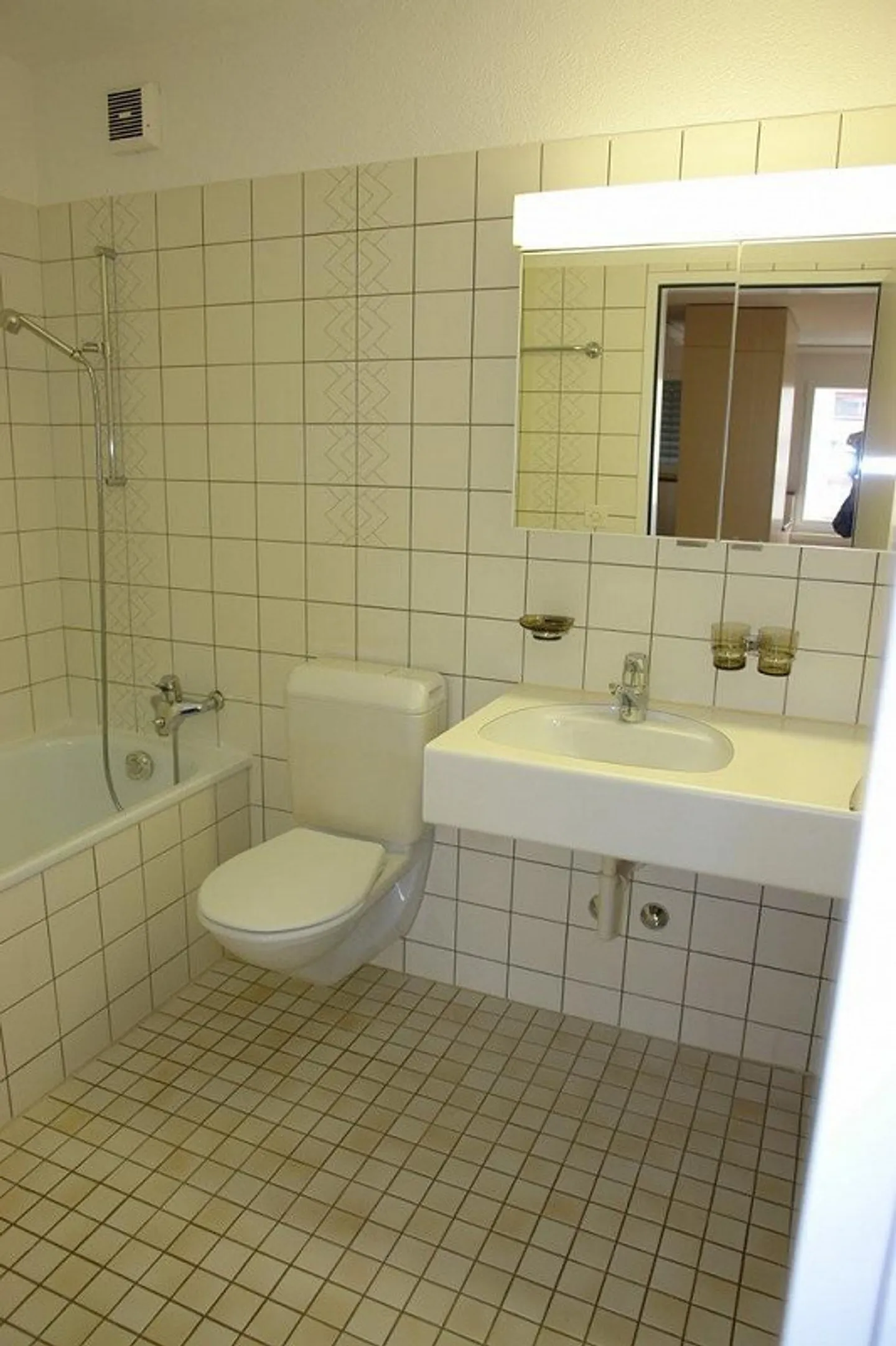 Living in the Heart of Altstetten - Temporary Apartment until 30.09.2026 - Photo 4 of 5