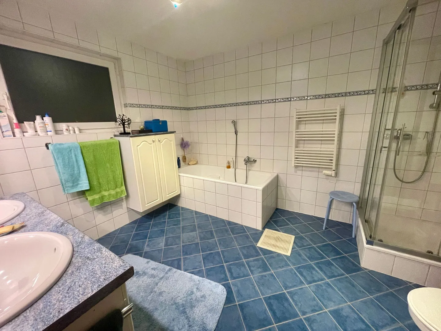 ZUM GREIFEN NAH! Geräumige und helle Familienvilla nur wenige Minuten von Crans-Montana entfernt - Foto 7 von 13