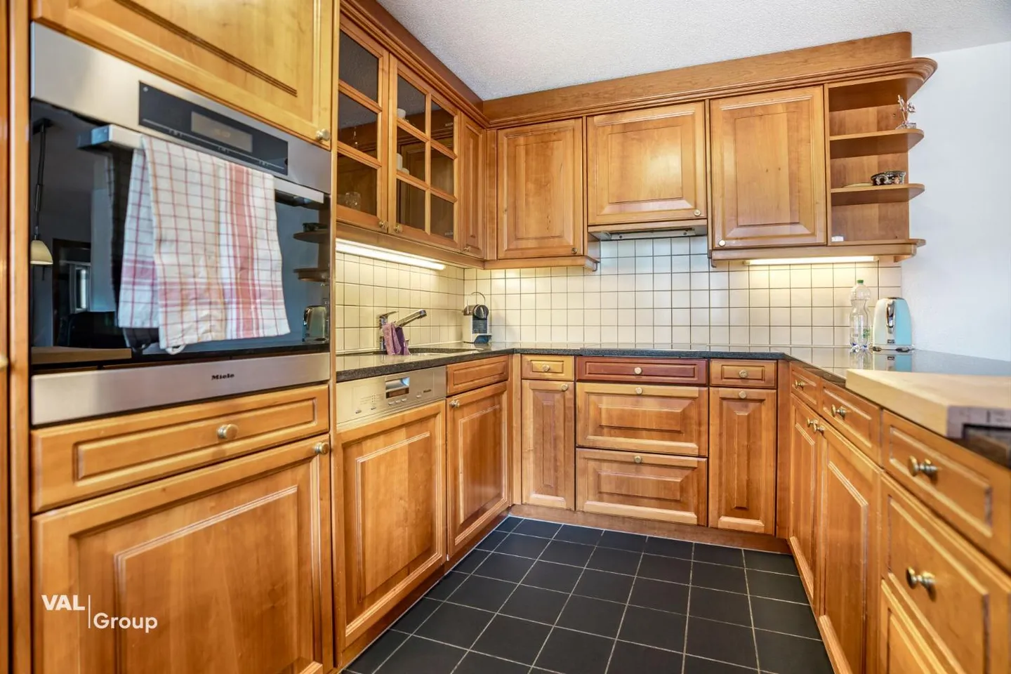Charmantes Einfamilienhaus mit Pool - Foto 7 von 13