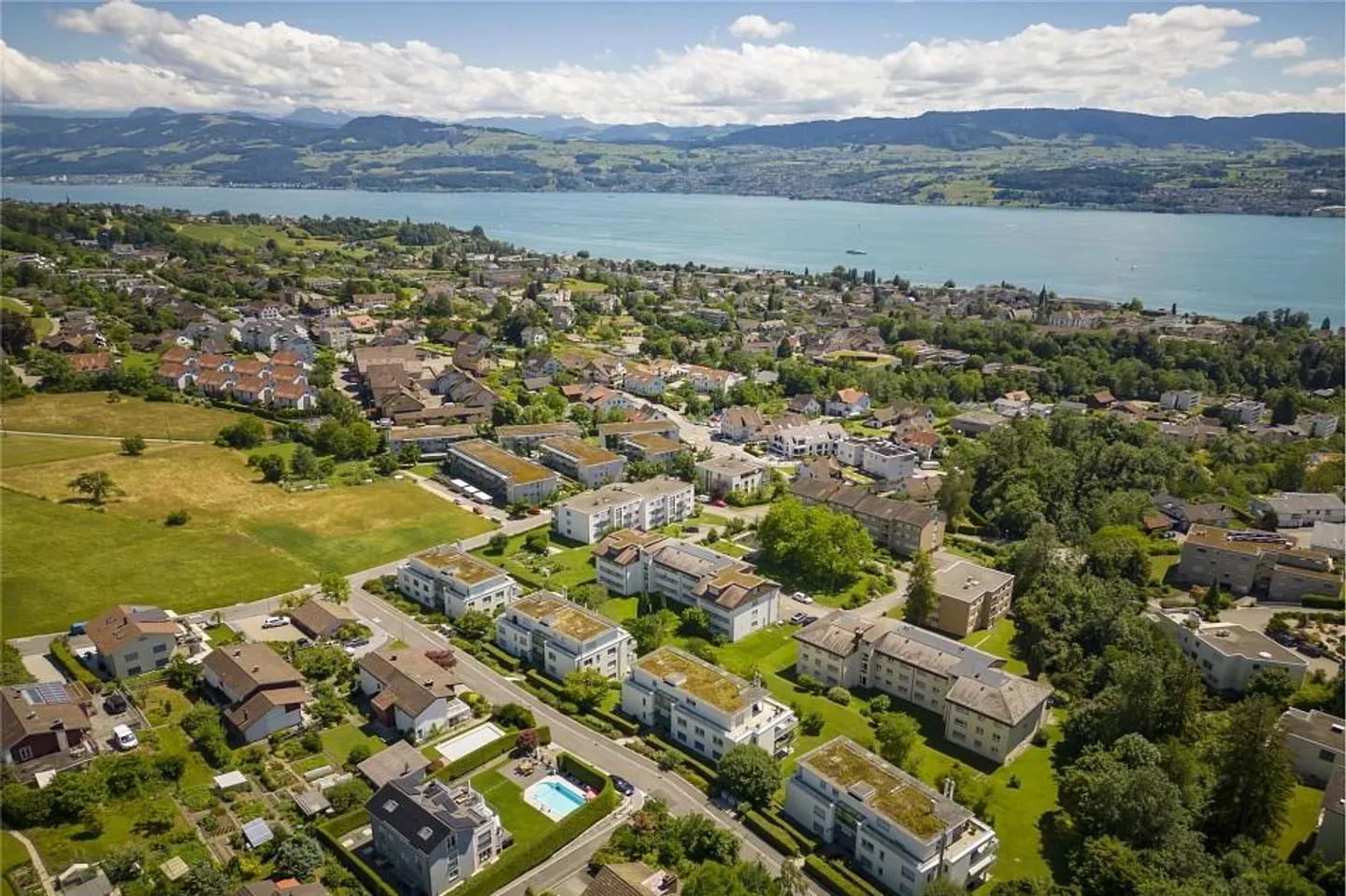 Exklusives Doppelhaus über dem Zürichsee - Foto 4 von 4