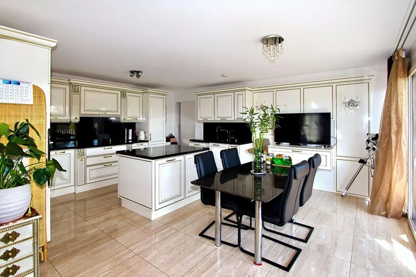 Space and light just steps from the lake and all amenities - Photo 2 of 9