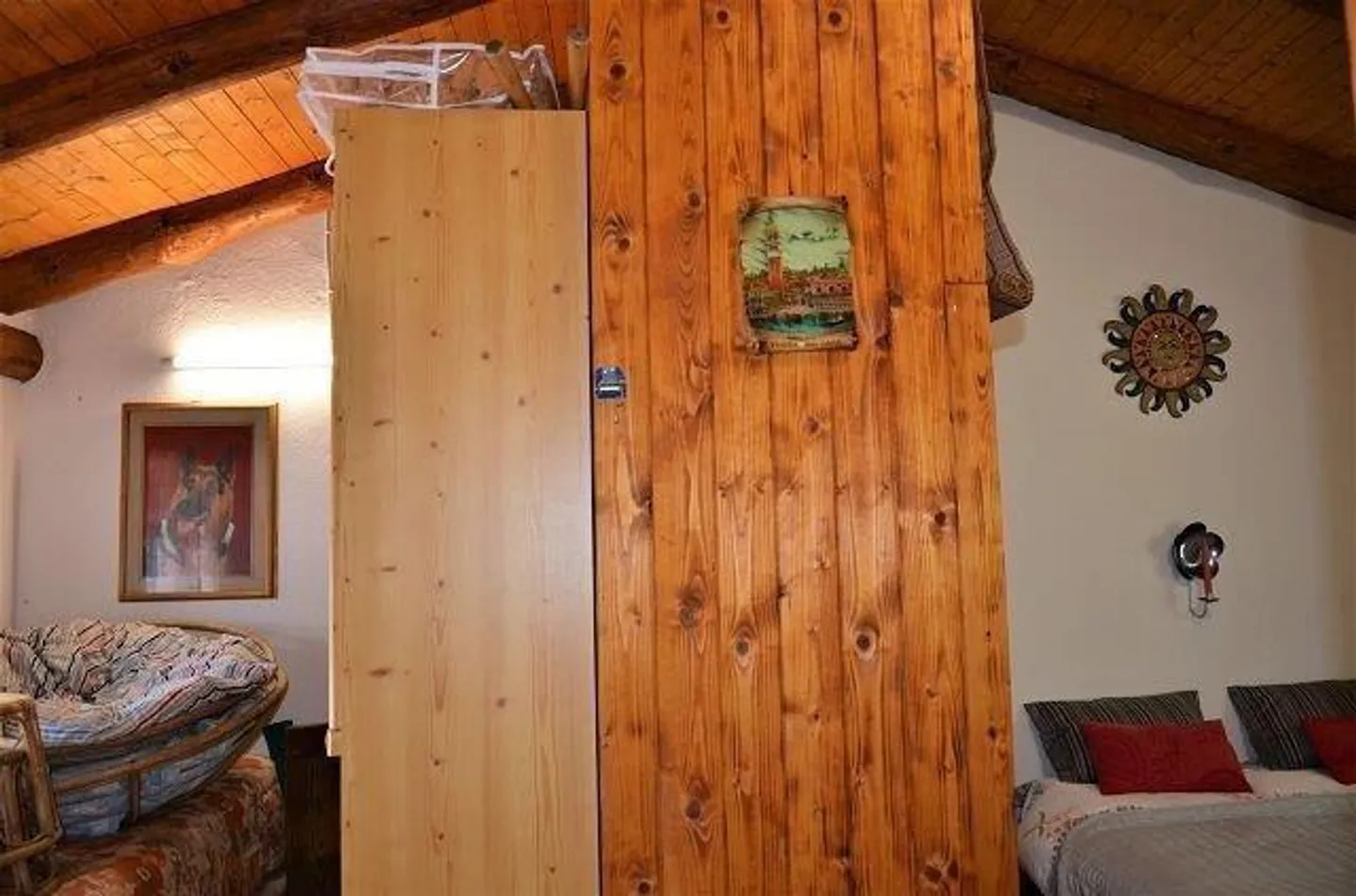 5 1/2-Zimmer-Berghaus an sehr ruhiger, sonniger Aussichtslage / Cascina di 5 1/2 locali immersa nella natura molto tranquilla con grande terreno - Foto 14 di 42