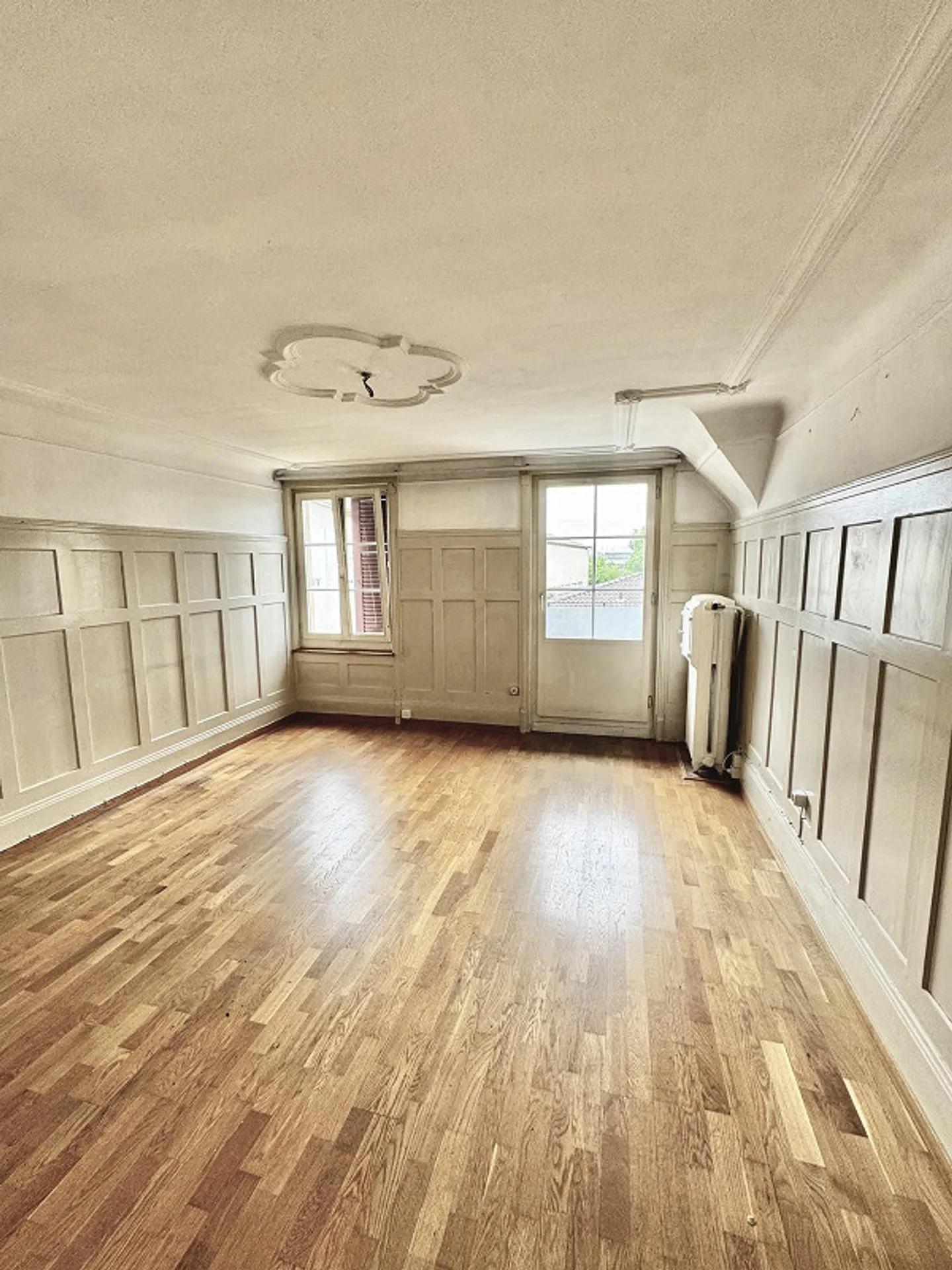 Office in a historic building - Photo 1 of 5