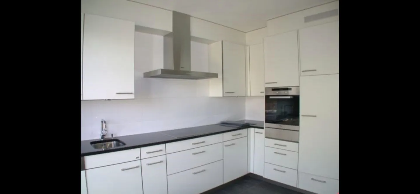 Charming Apartment with Balconies - Photo 2 of 7