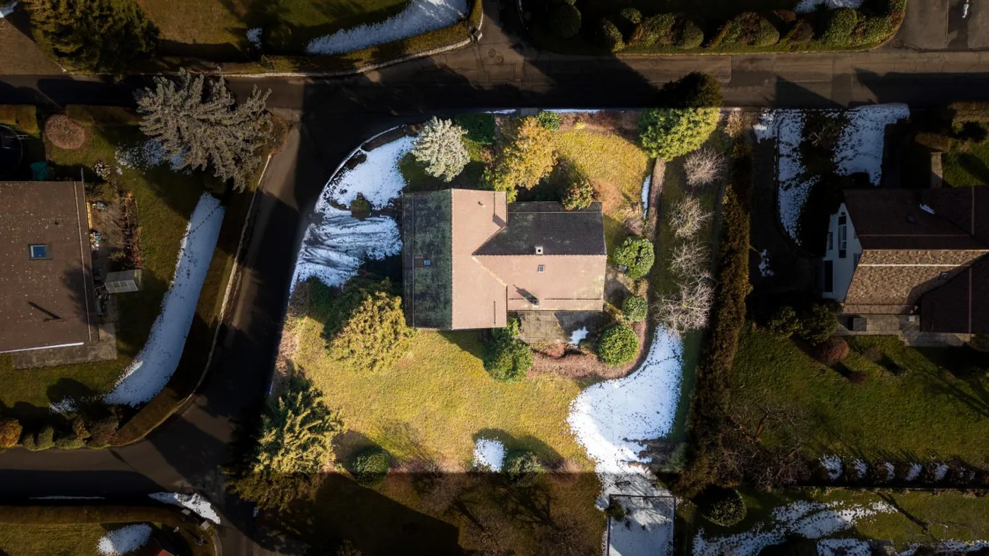 Maison Exceptionnelle avec Potentiel - Photo 2 sur 9