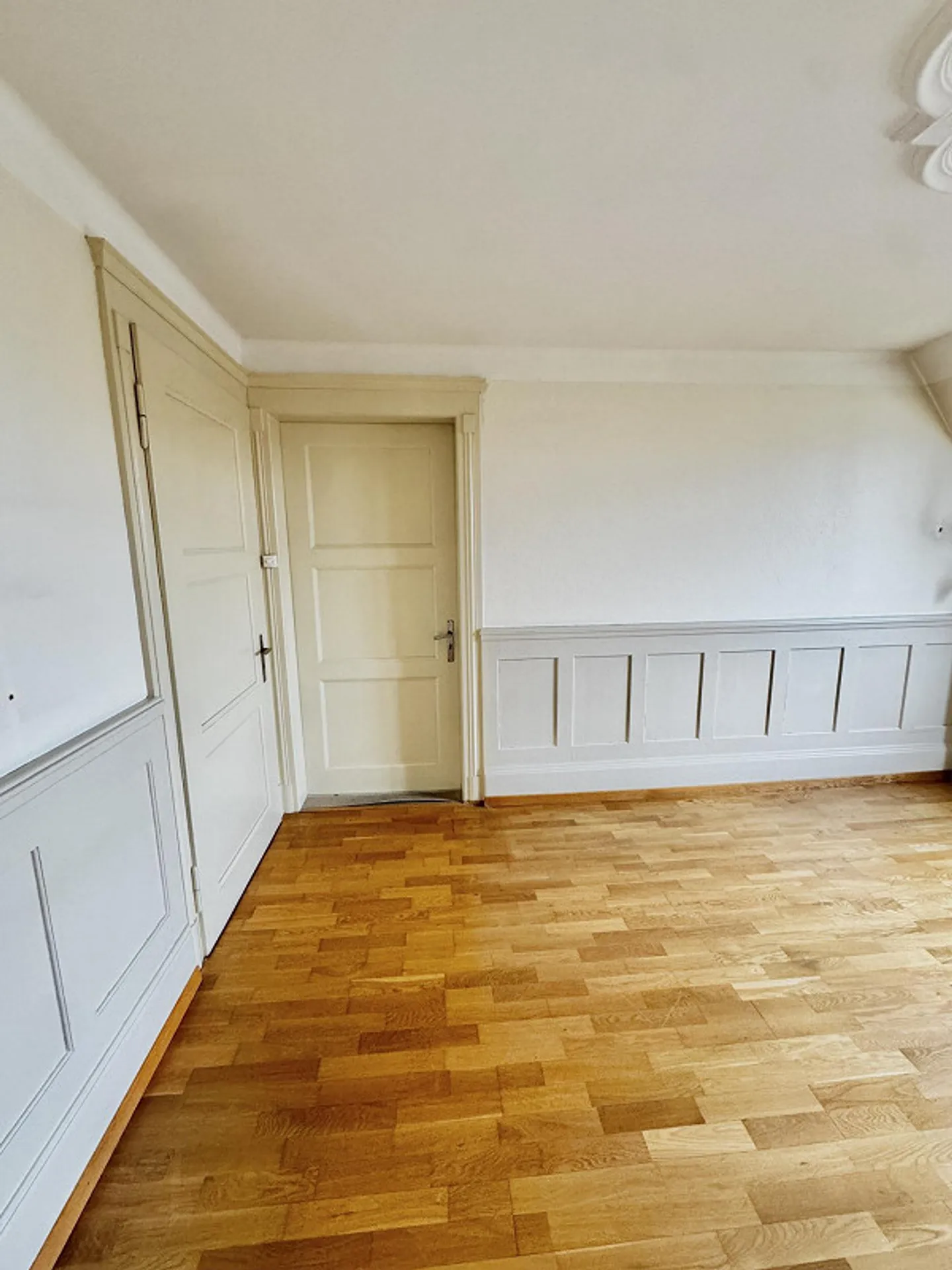 Office in a historic building - Photo 4 of 5