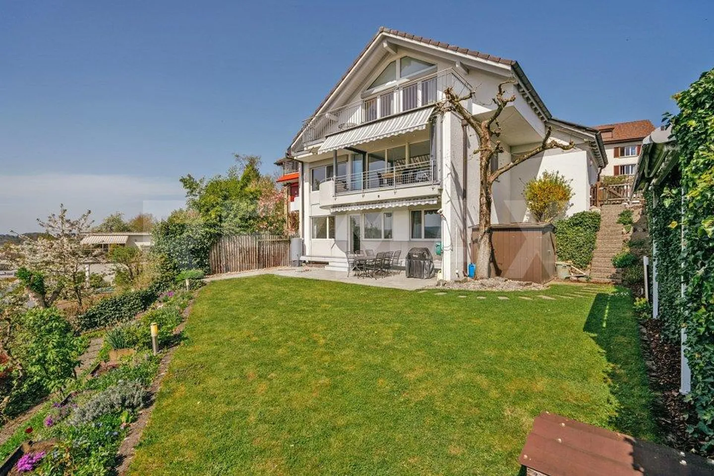 All Clear - 6.5-Room Single Family Home with a View - Photo 3 of 11