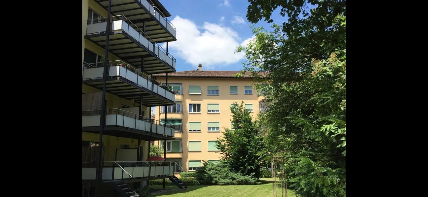 Charming Apartment with Balconies - Photo 6 of 7