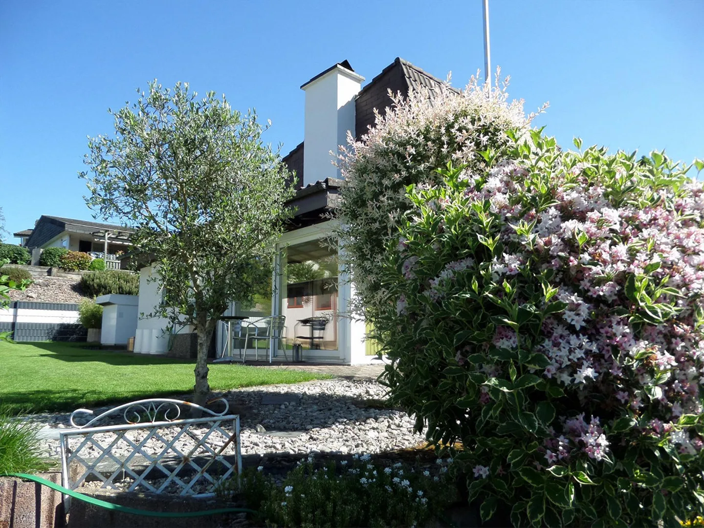 Charmantes Einfamilienhaus mit Garten - Foto 1 von 27