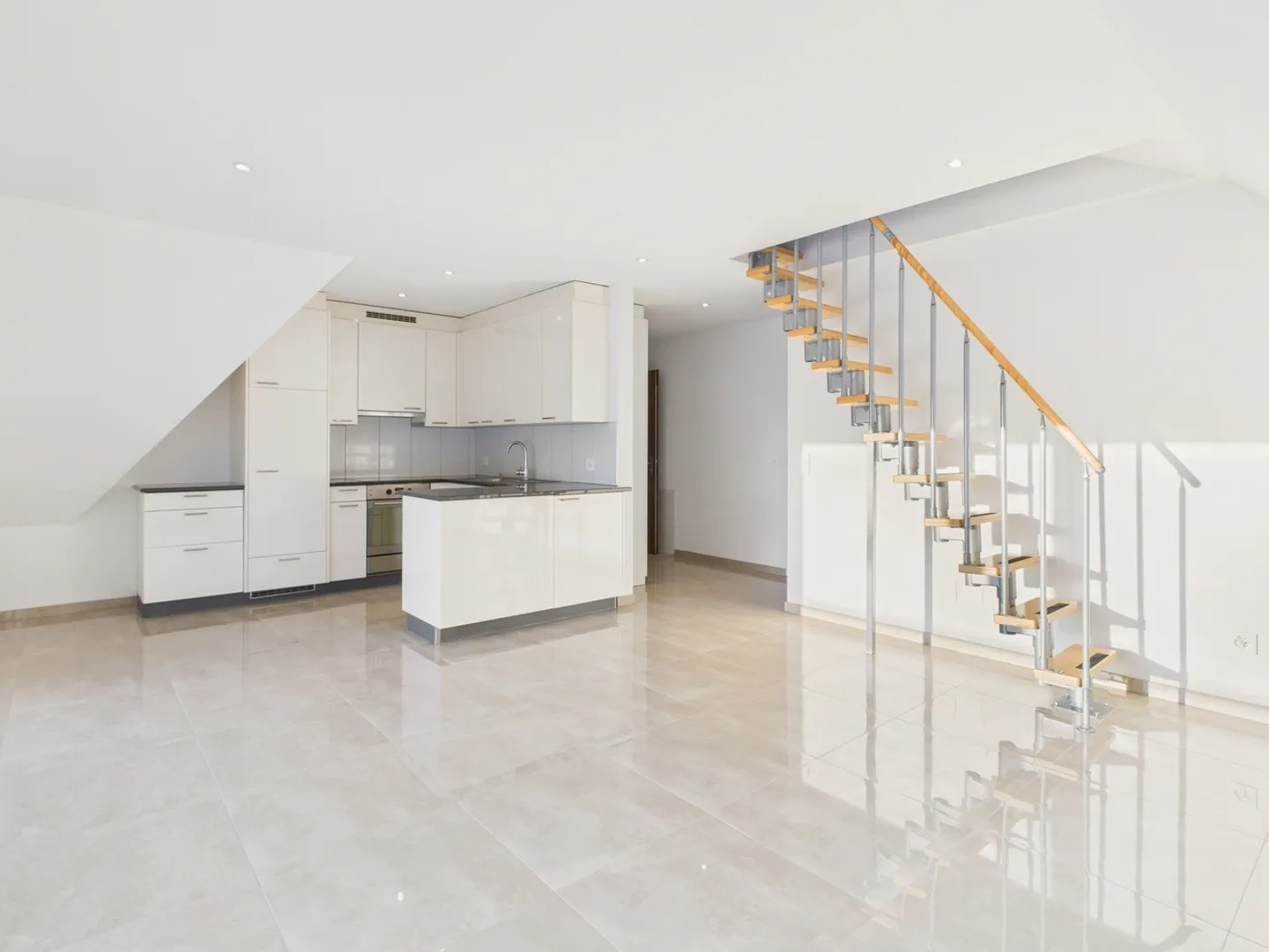 Bright 3.5-room apartment with a dream terrace of 30m2 in Derendingen - Photo 2 of 12