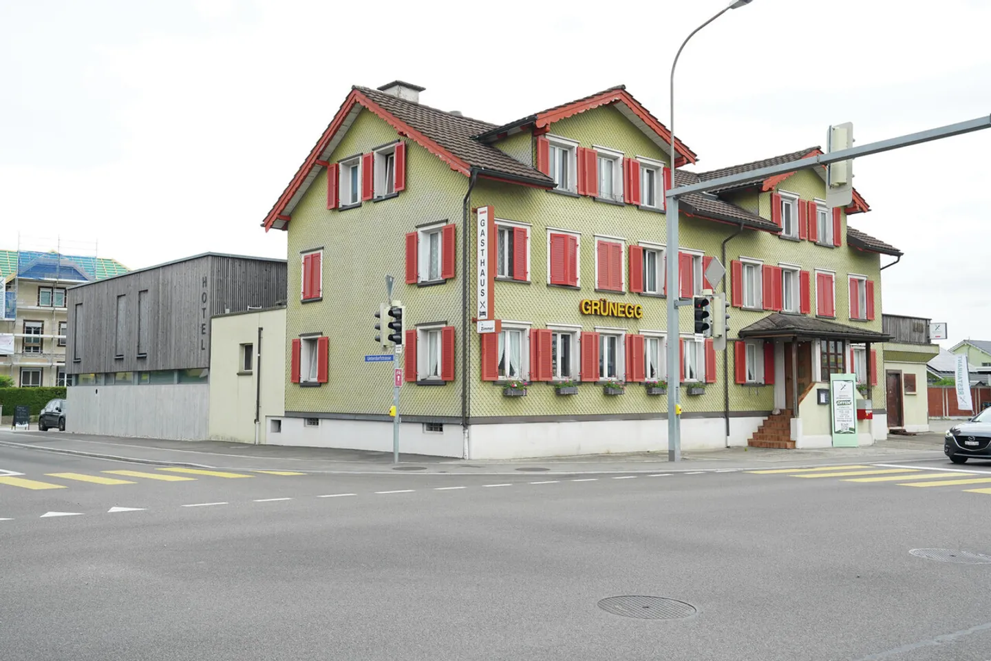 Mischgenutztes Gebäude kaufen - Foto 1 von 13