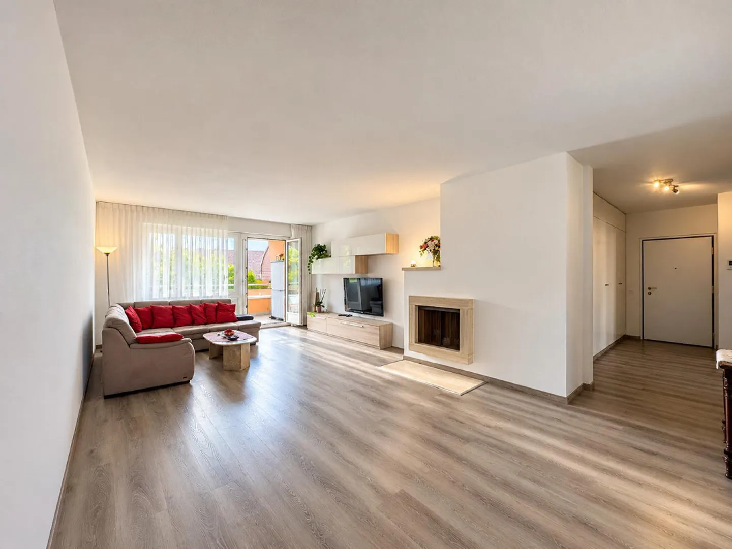 Spazioso appartamento 4.5 locali a Gentilino - Foto 1 di 13