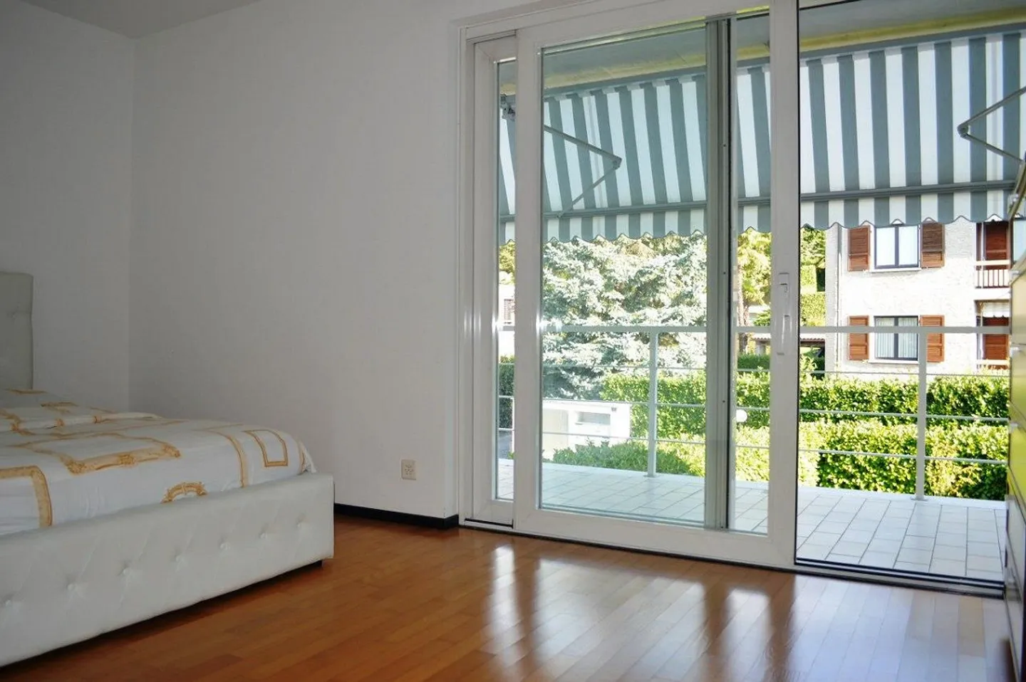 4.5 Room Duplex Apartment with Garden - Photo 2 of 12