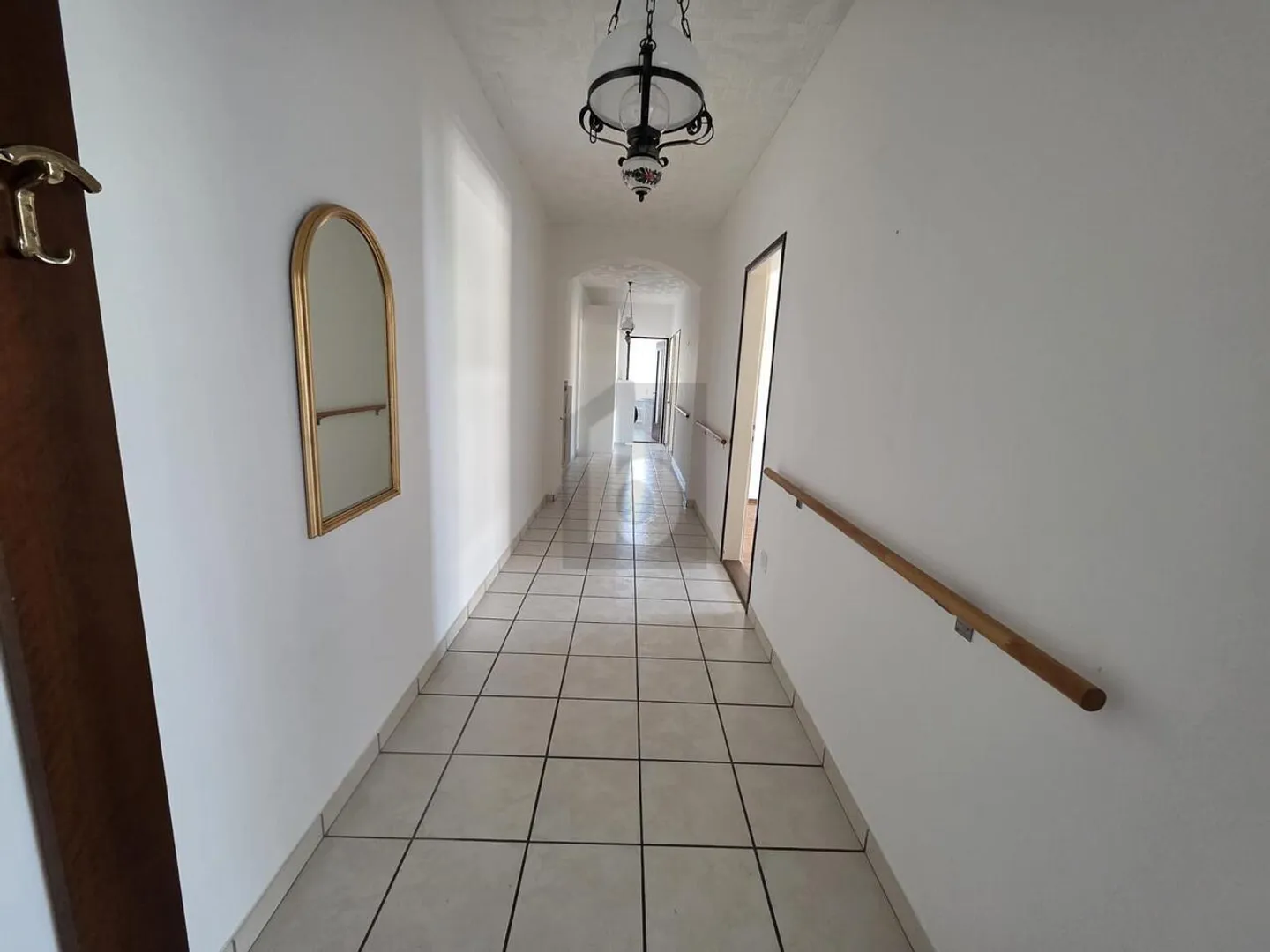 SPACIOUS AND SUNNY IN A CENTRAL LOCATION - Photo 4 of 6
