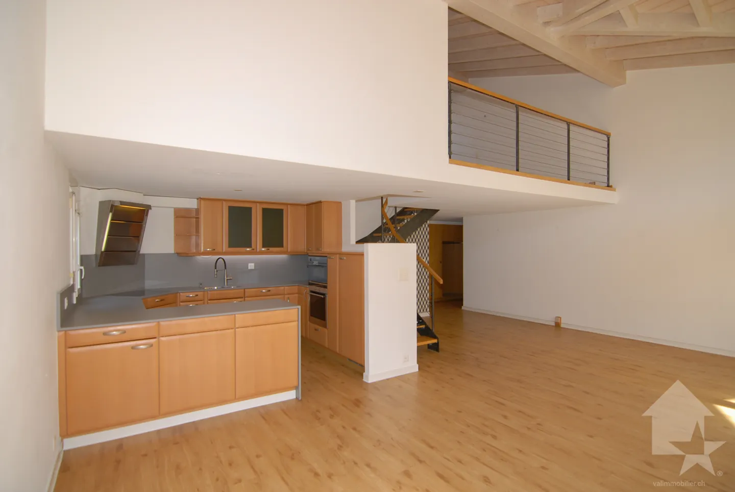 Spacious 5.5 room apartment with a free view in Bramois - Photo 3 of 19