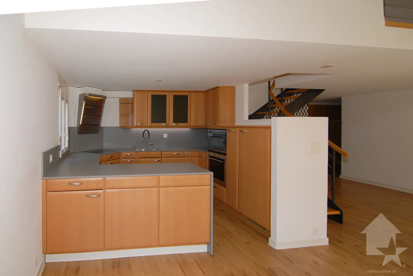 Spacious 5.5 room apartment with a free view in Bramois - Photo 5 of 19