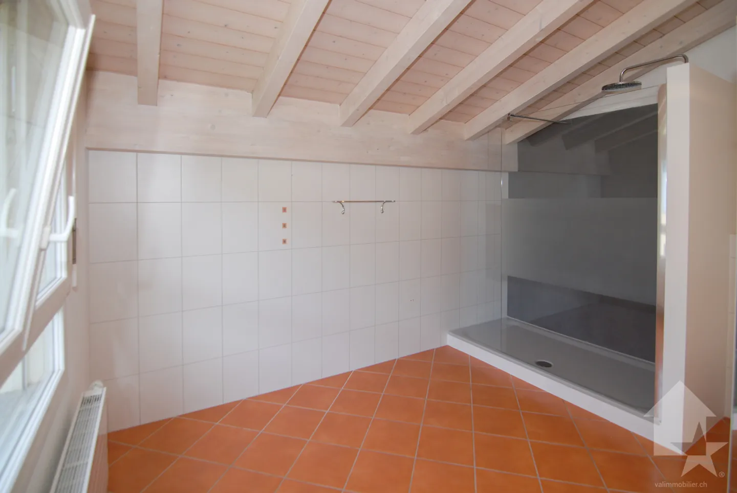 Spacious 5.5 room apartment with a free view in Bramois - Photo 13 of 19