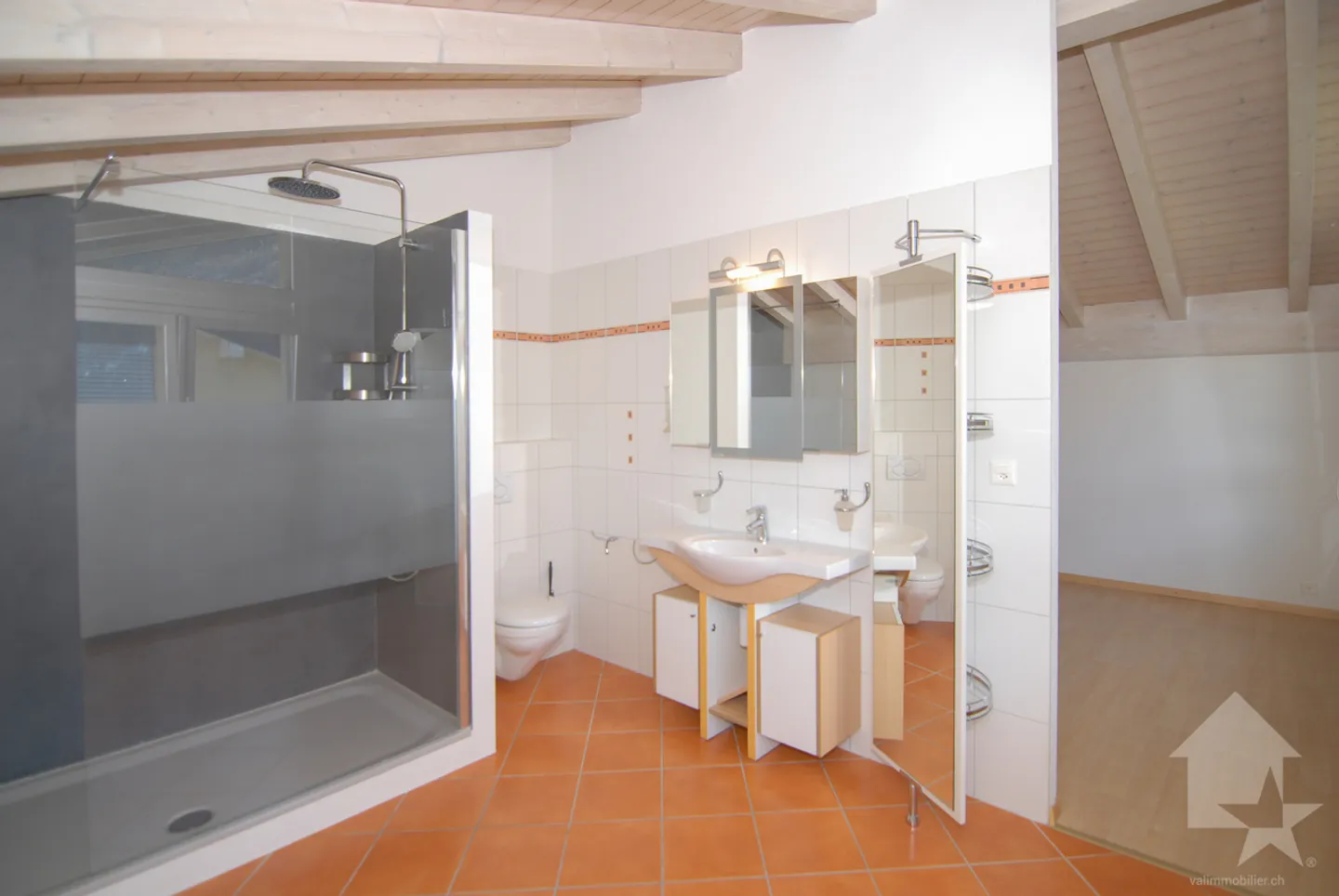 Spacious 5.5 room apartment with a free view in Bramois - Photo 14 of 19