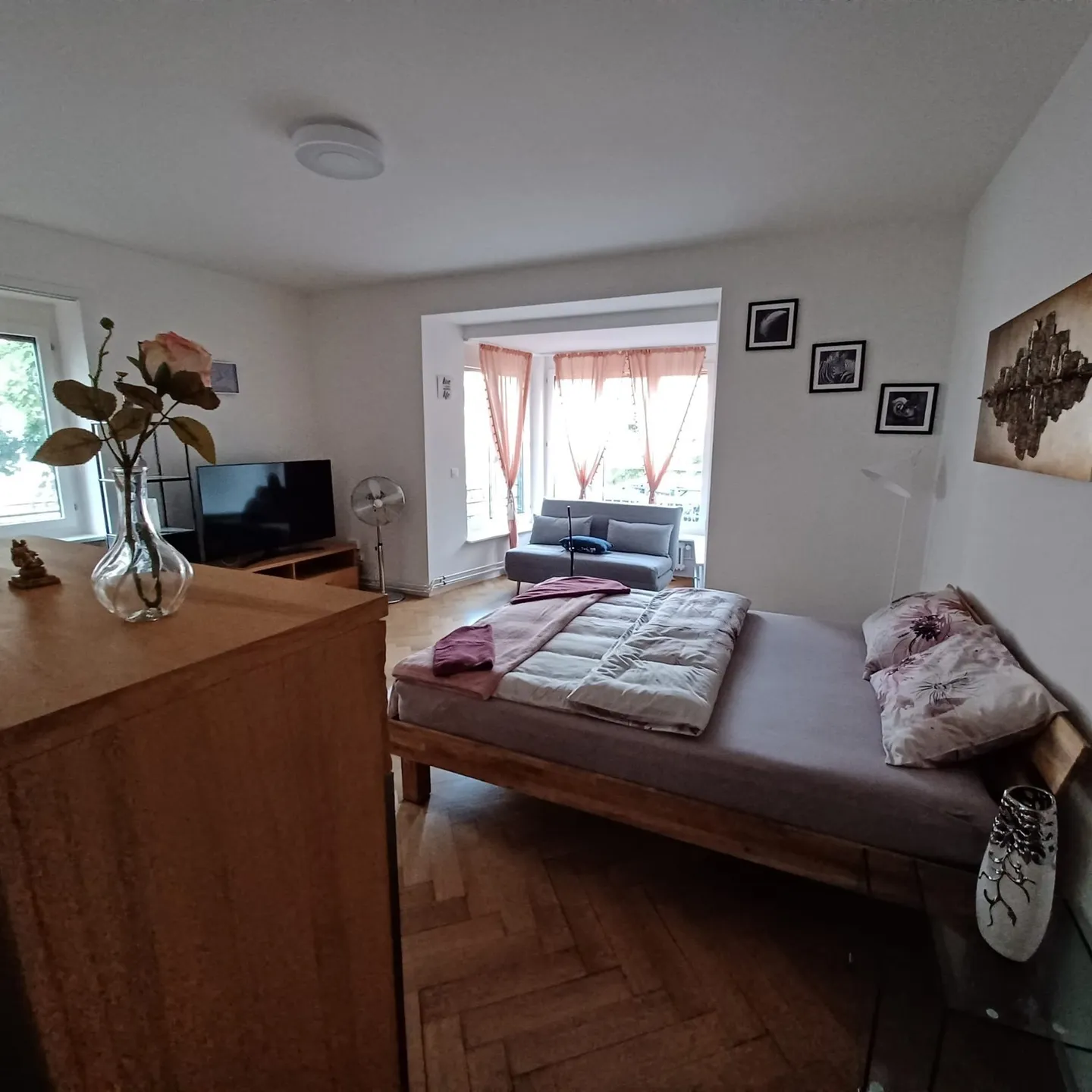 Modern Studio Apartment in Basel - Photo 7 of 13