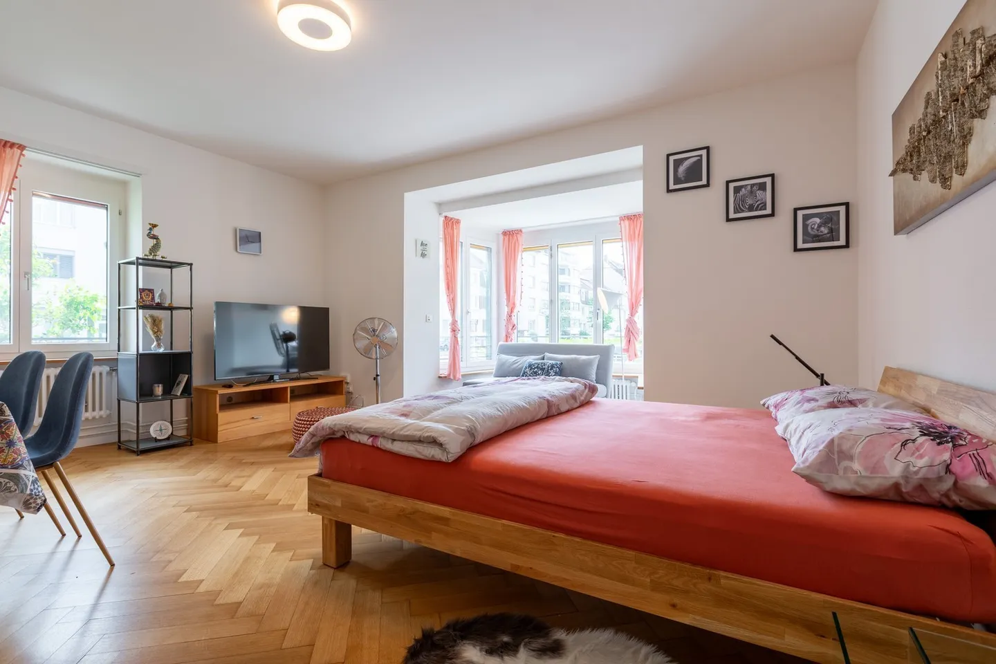 Modern Studio Apartment in Basel - Photo 3 of 13