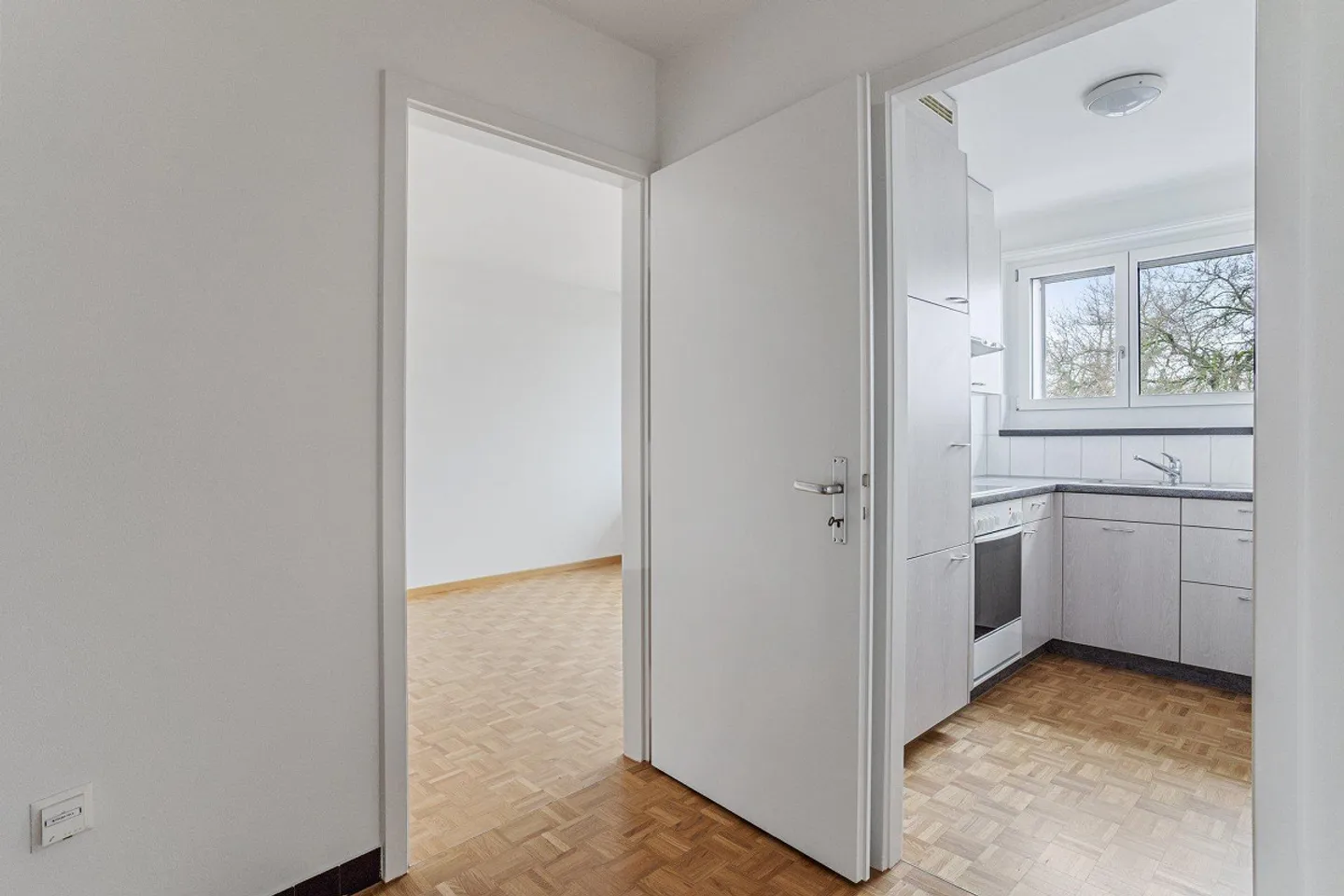 Charmante 2-Zimmer-Wohnung in Biel - Foto 2 von 5