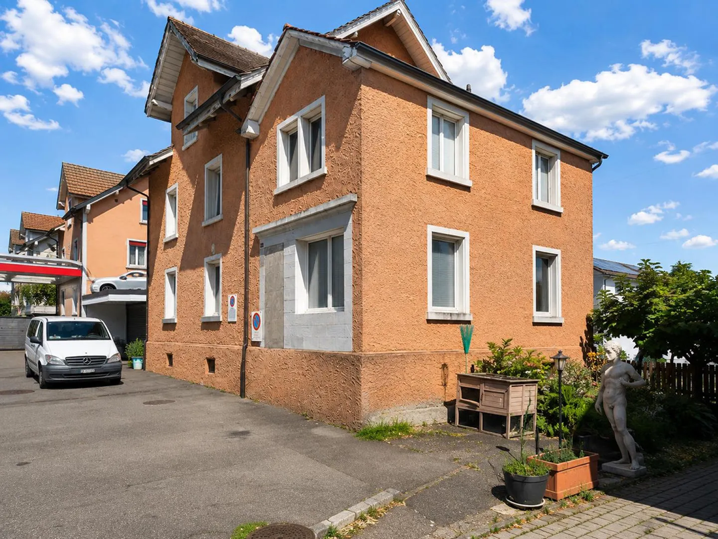 Casa residenziale spaziosa per famiglie e vita intergenerazionale - Foto 4 di 13