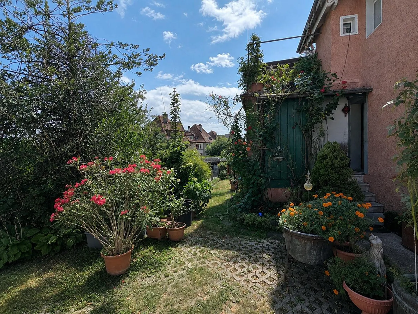 Casa residenziale spaziosa per famiglie e vita intergenerazionale - Foto 5 di 13
