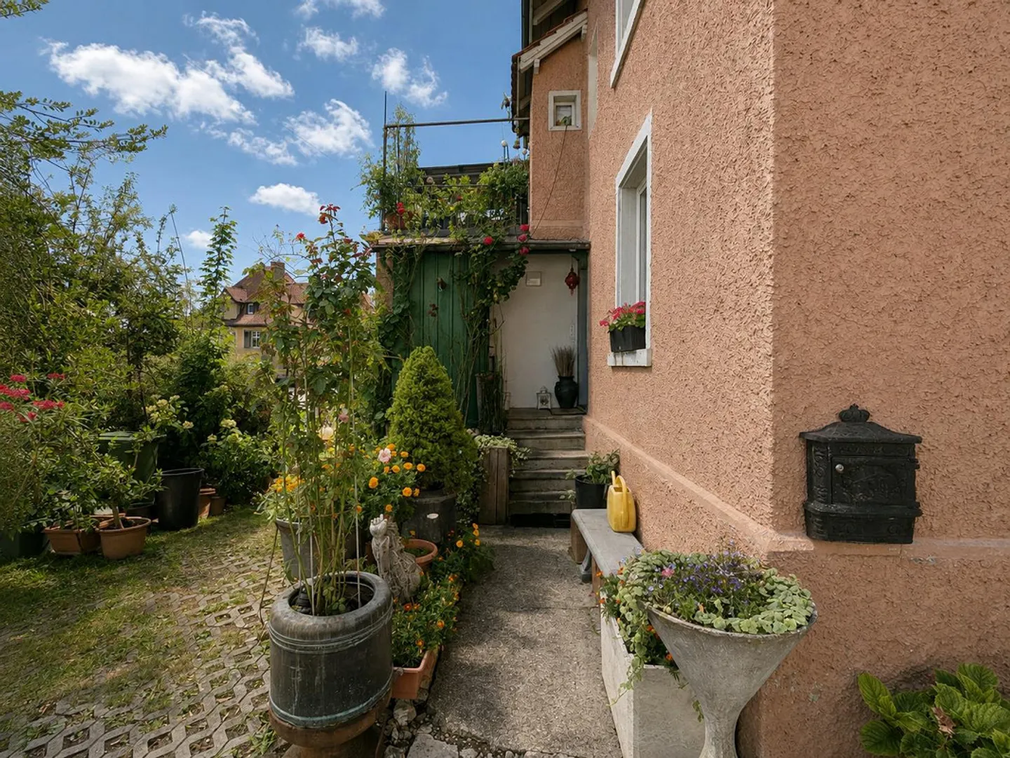 Casa residenziale spaziosa per famiglie e vita intergenerazionale - Foto 6 di 13