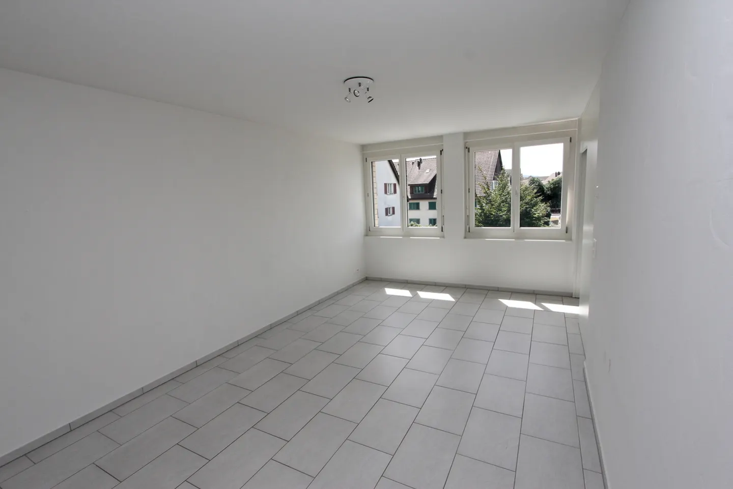 Geräumige Wohnung mit großem Balkon - Foto 5 von 18