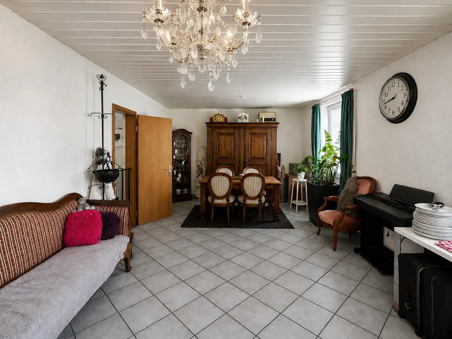 Casa residenziale spaziosa per famiglie e vita intergenerazionale - Foto 10 di 13