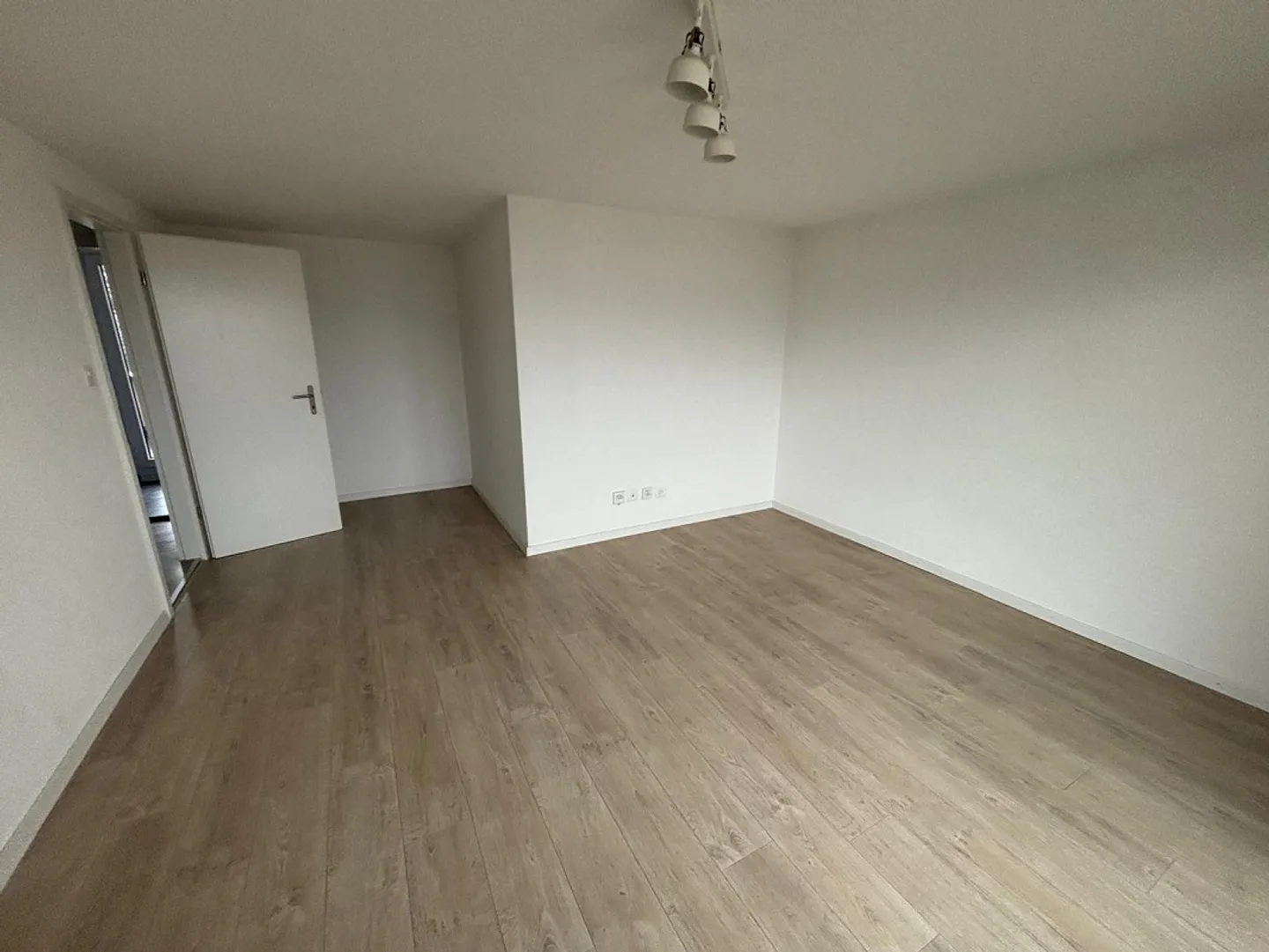 Stylische Attikawohnung mit Terrasse - Foto 4 von 8