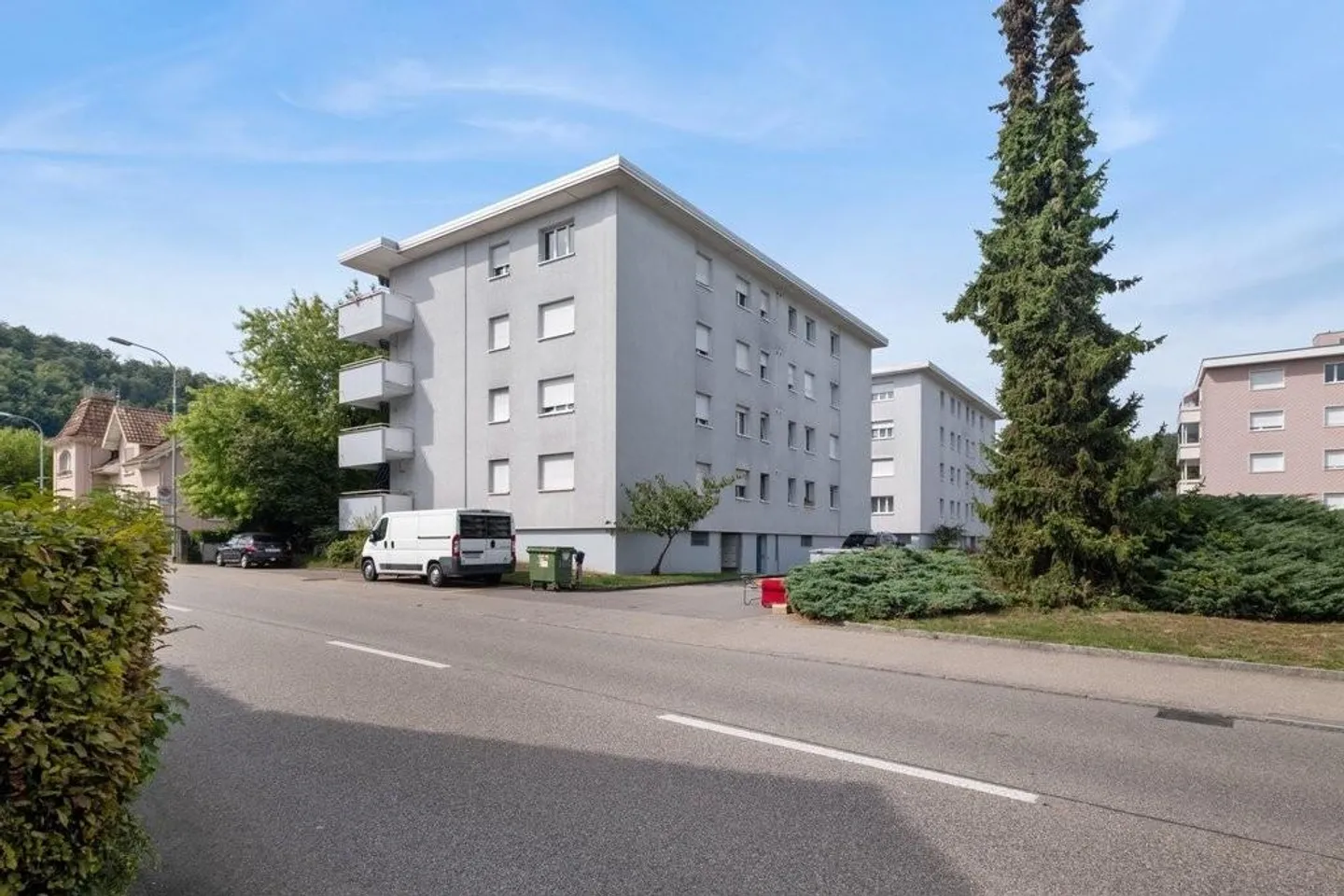 Ruhige 3.5 Zimmer- Wohnung mit Aussicht ins Grüne zu vermieten - Foto 1 von 8