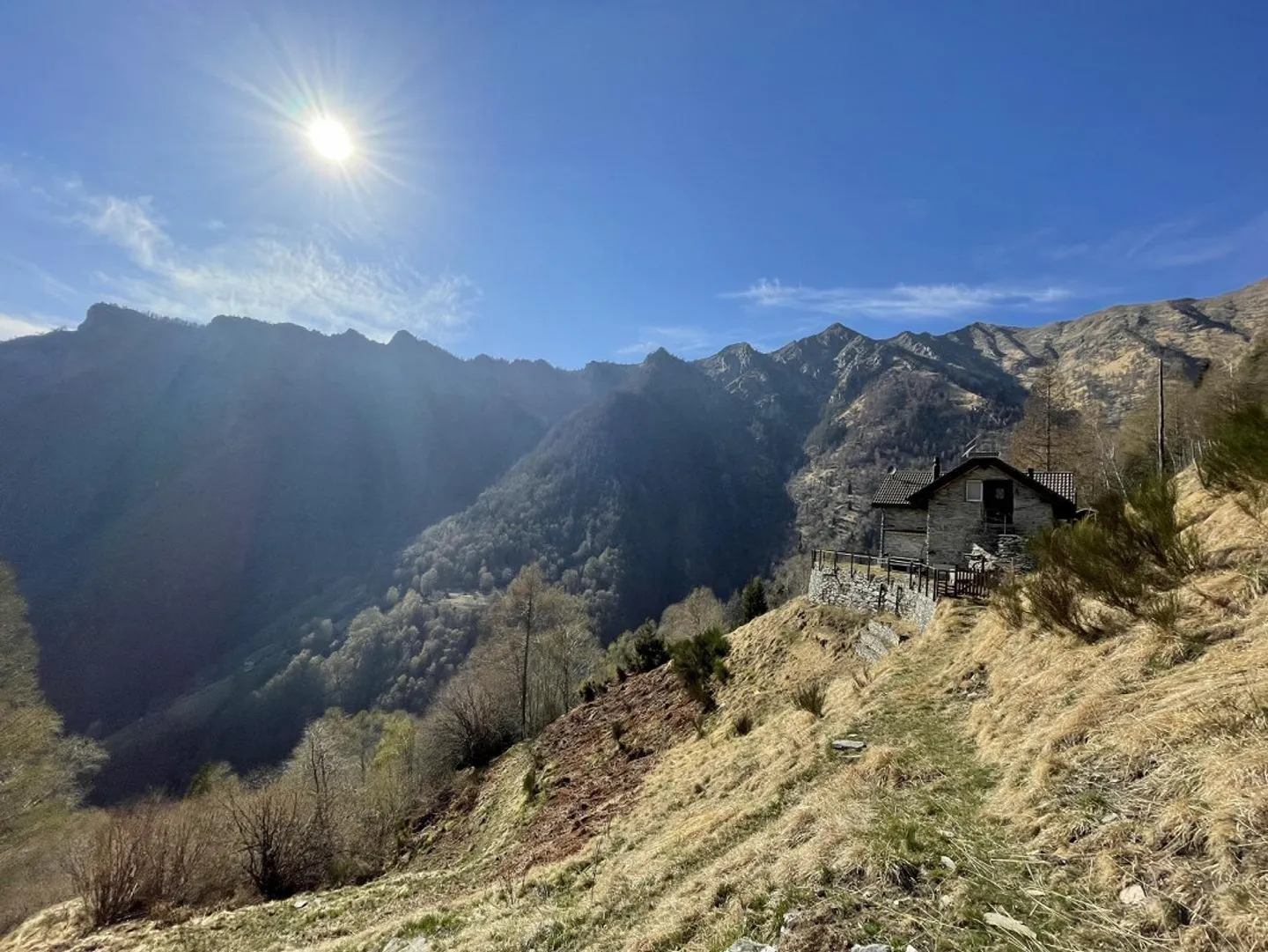 Rustique de 4 1/2 pièces avec un grand terrain de 12 000 m2 à Sassello - Photo 19 sur 28