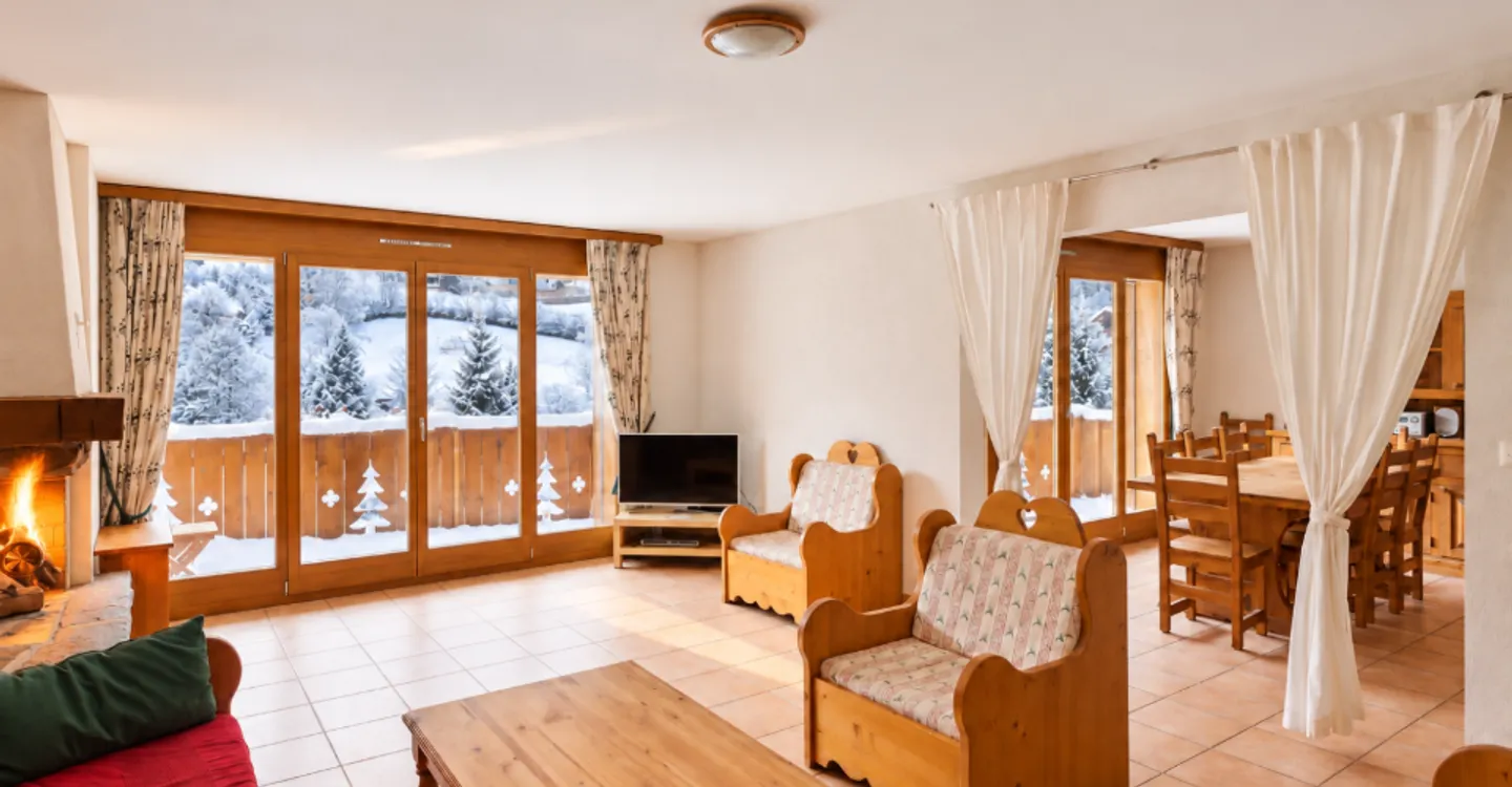 Bel Appartement avec Vue Montagne - Photo 2 sur 7