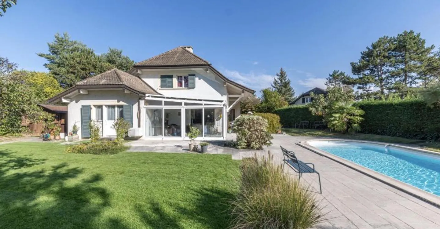 Familienvilla mit Pool - Foto 3 von 3