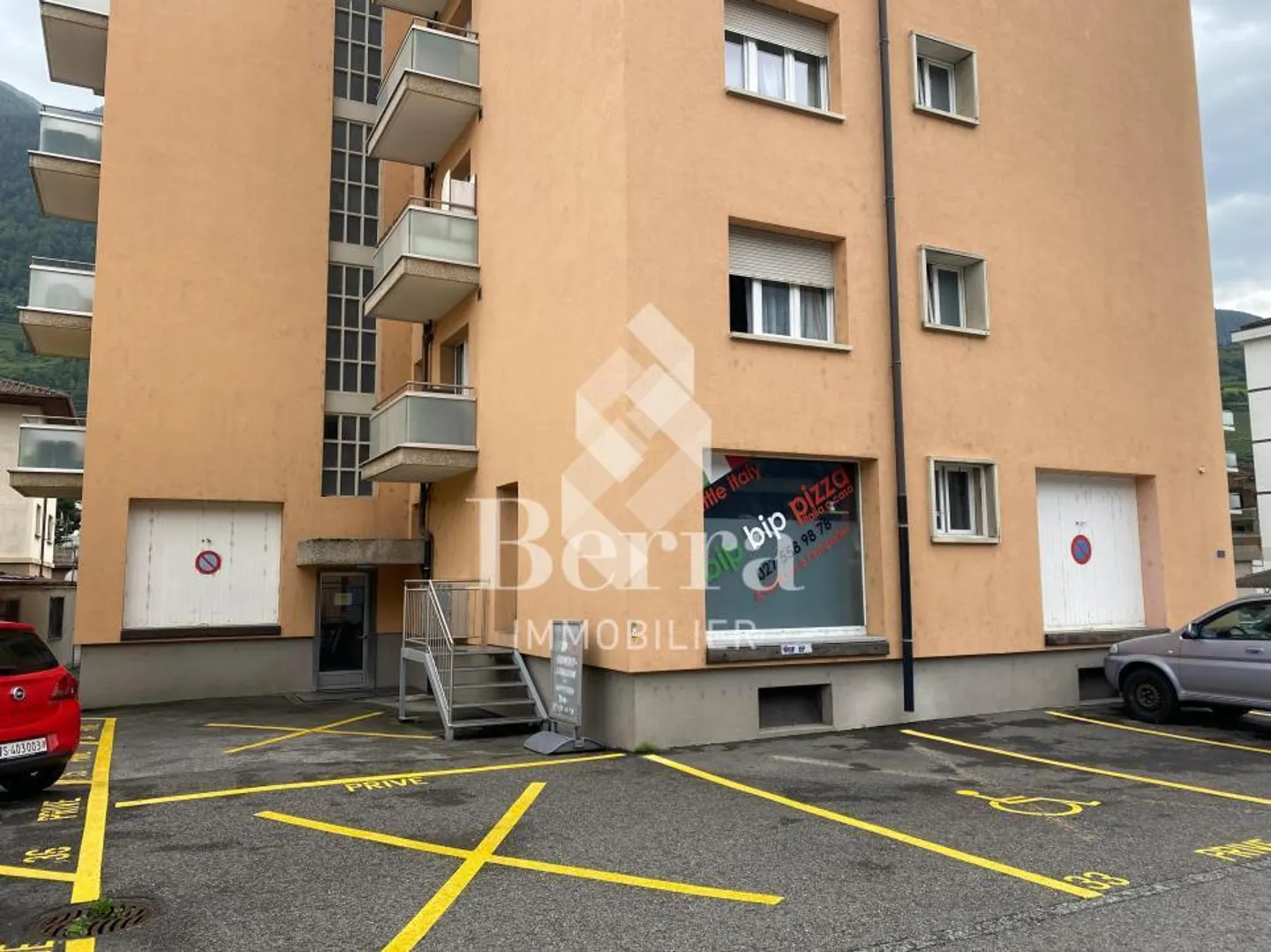 Commercial for sale - Photo 1 of 4