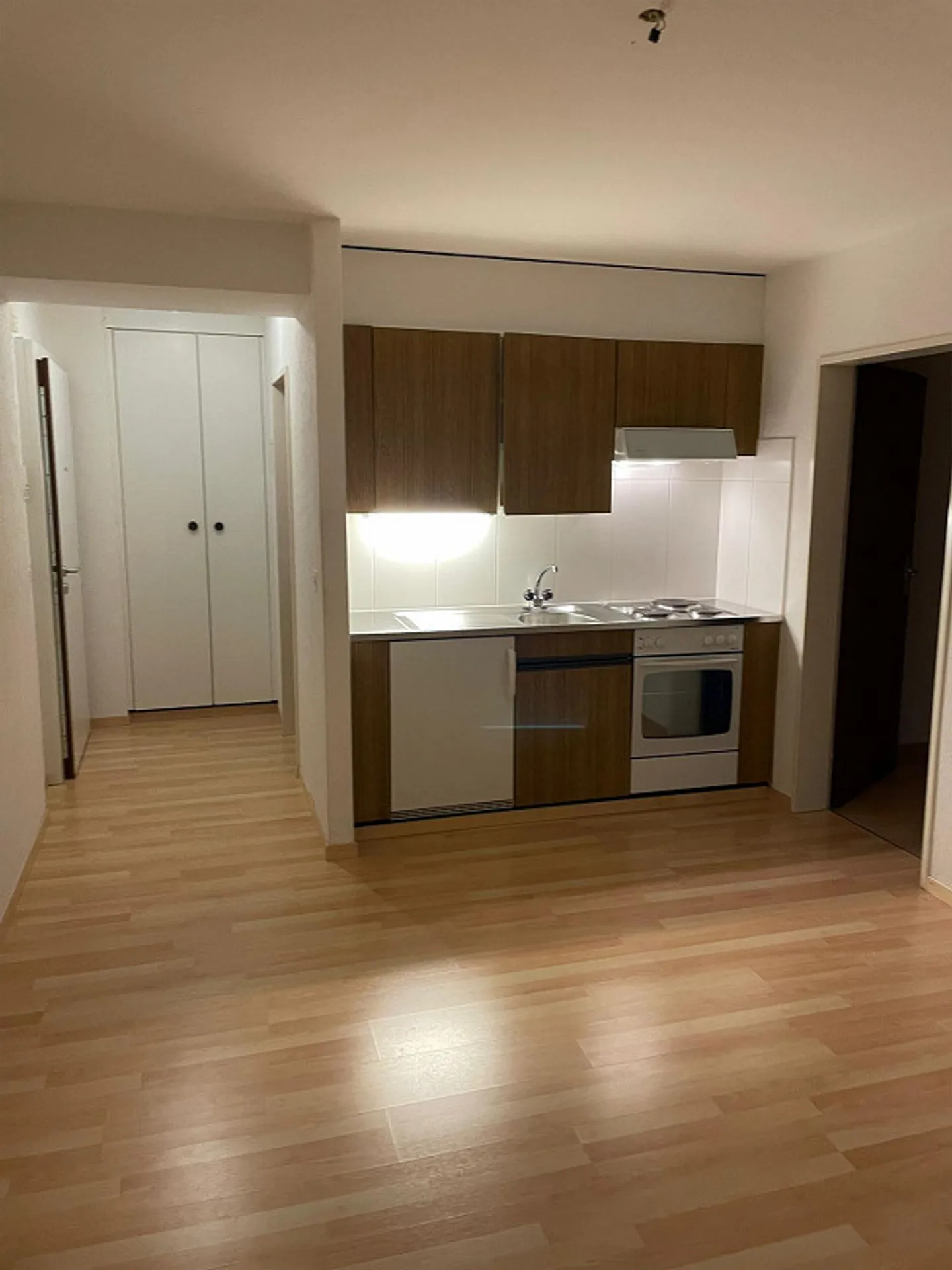 2-room apartment - Photo 3 of 8