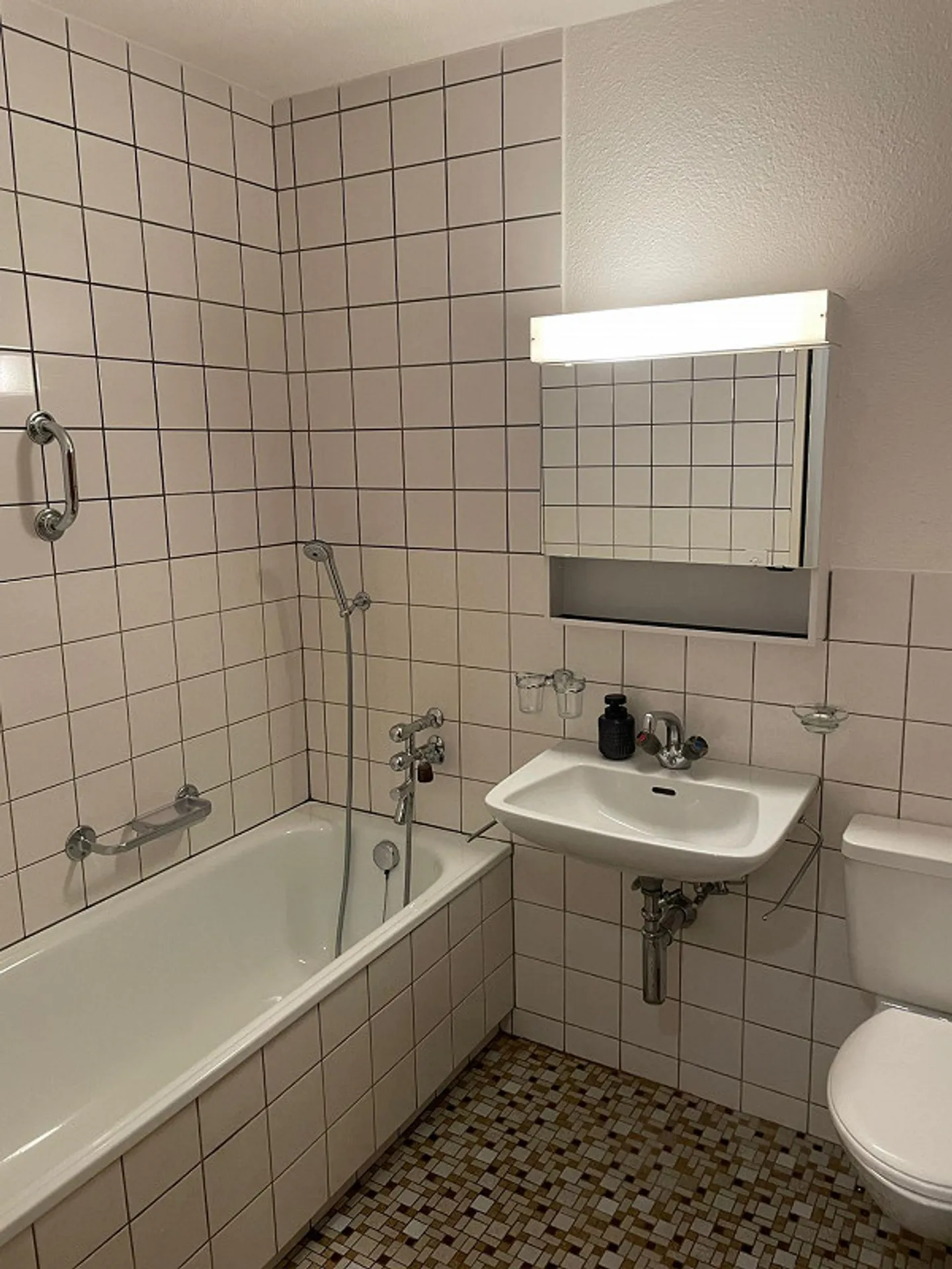 2-room apartment - Photo 6 of 8