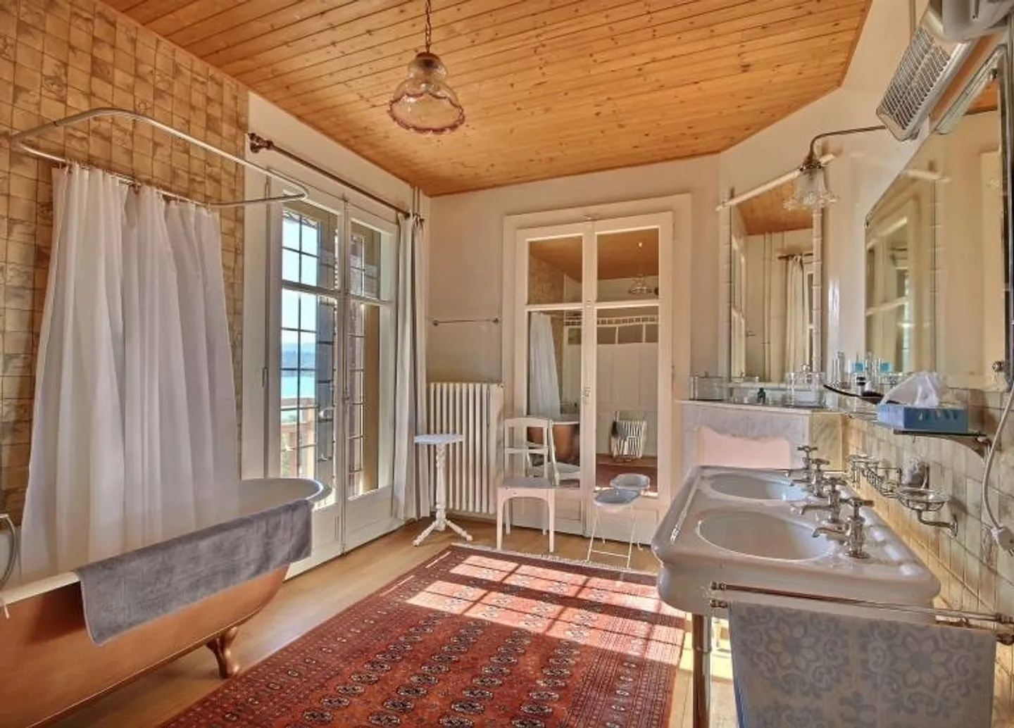 Wunderschönes Herrenhaus mit Blick auf den Joux-See - Foto 10 von 19