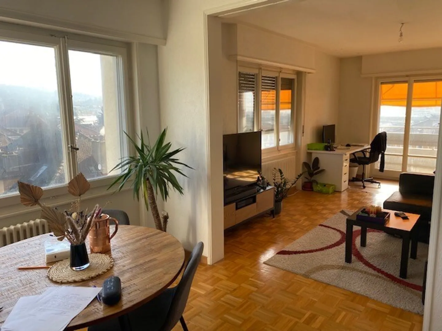 Charming Apartment with Balconies - Photo 2 of 7