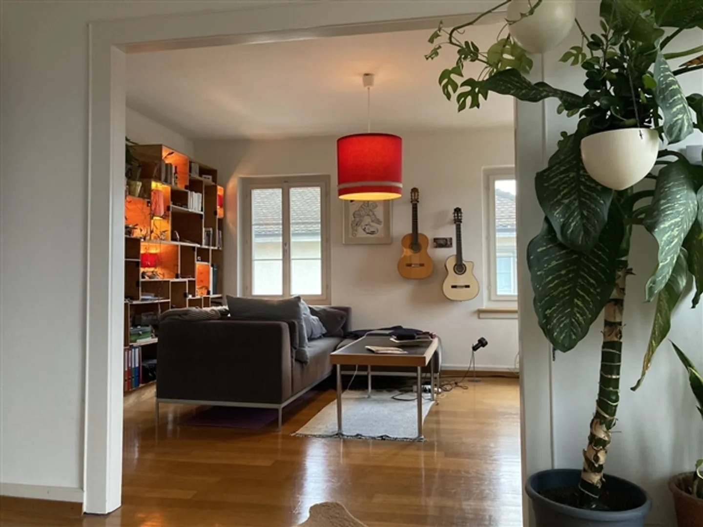 APPARTEMENT 2½ PIÈCES À ZURICH - DISTRICT 10 WIPKINGEN, MEUBLÉ, TEMPORAIRE - Photo 1 sur 9