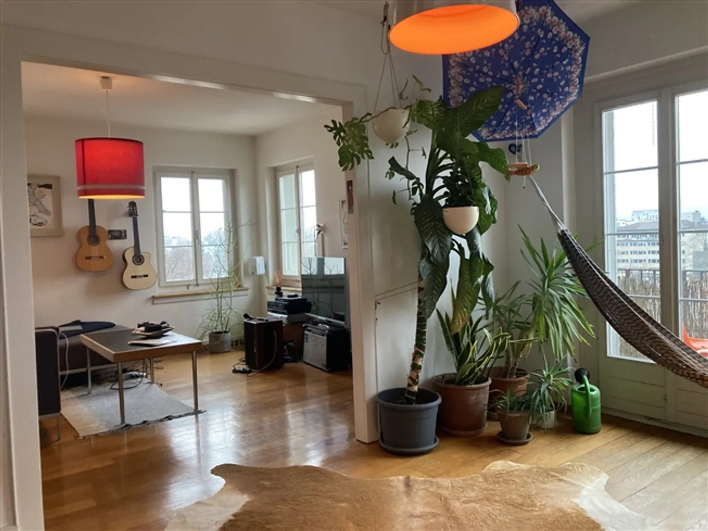 APPARTEMENT 2½ PIÈCES À ZURICH - DISTRICT 10 WIPKINGEN, MEUBLÉ, TEMPORAIRE - Photo 2 sur 9