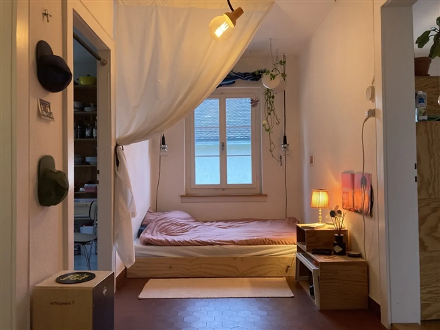 APPARTEMENT 2½ PIÈCES À ZURICH - DISTRICT 10 WIPKINGEN, MEUBLÉ, TEMPORAIRE - Photo 6 sur 9