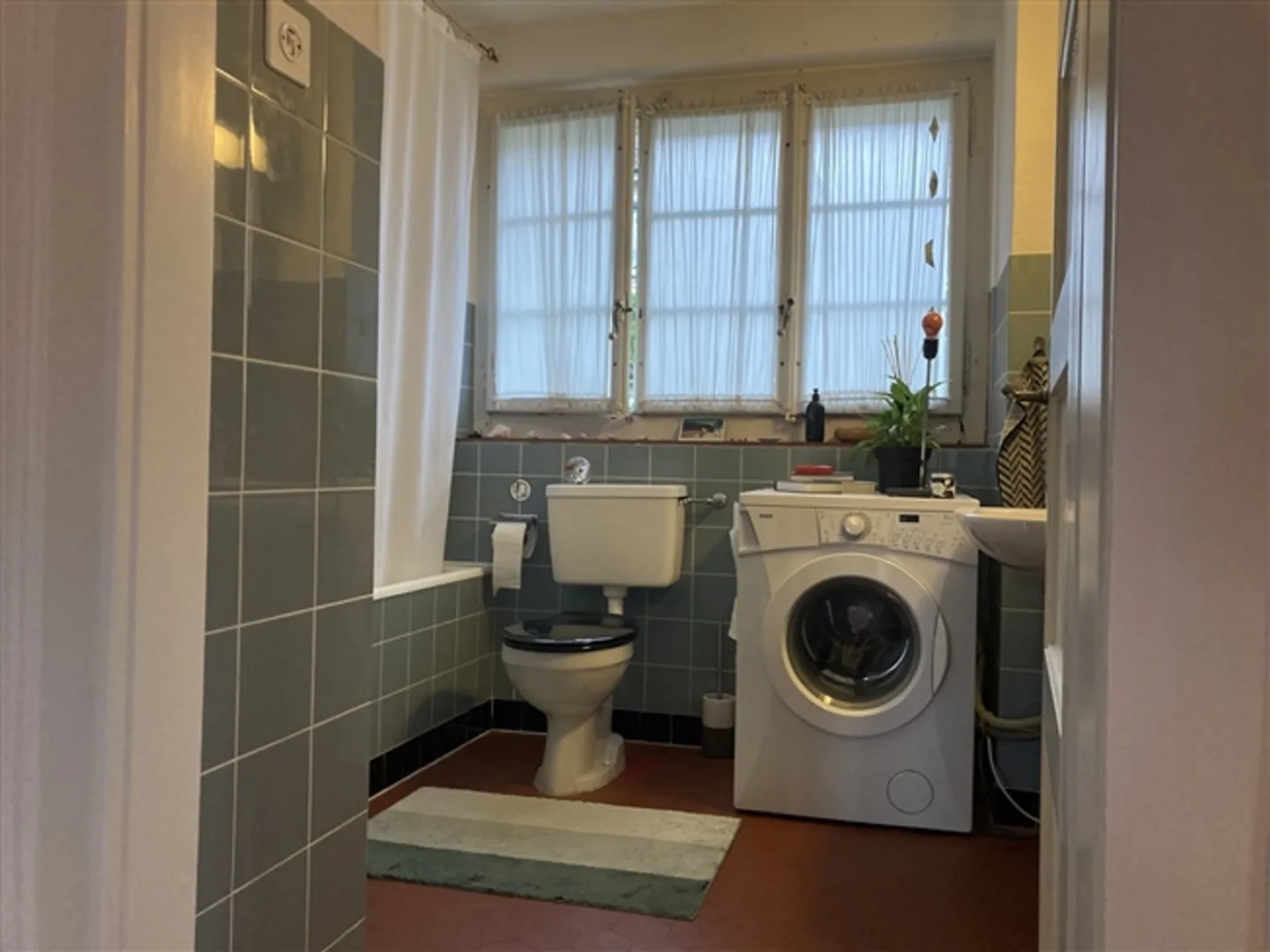 APPARTEMENT 2½ PIÈCES À ZURICH - DISTRICT 10 WIPKINGEN, MEUBLÉ, TEMPORAIRE - Photo 7 sur 9