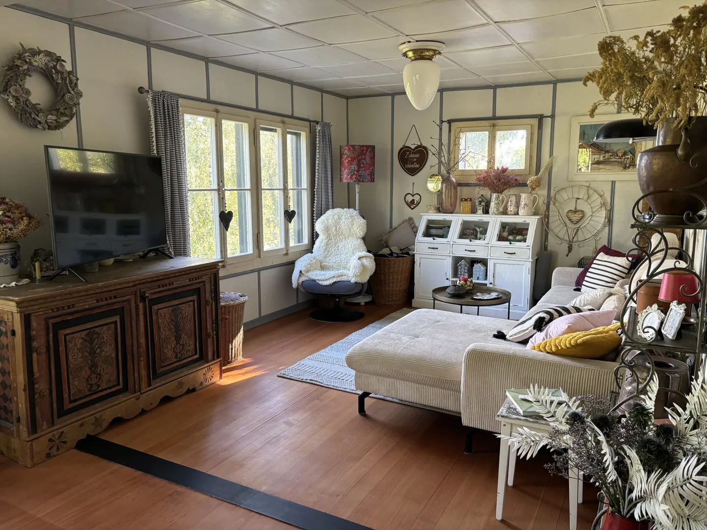 Charmante maison individuelle de 4,5 pièces avec beaucoup d'espace extérieur et vue sur le Rhin - Photo 8 sur 10