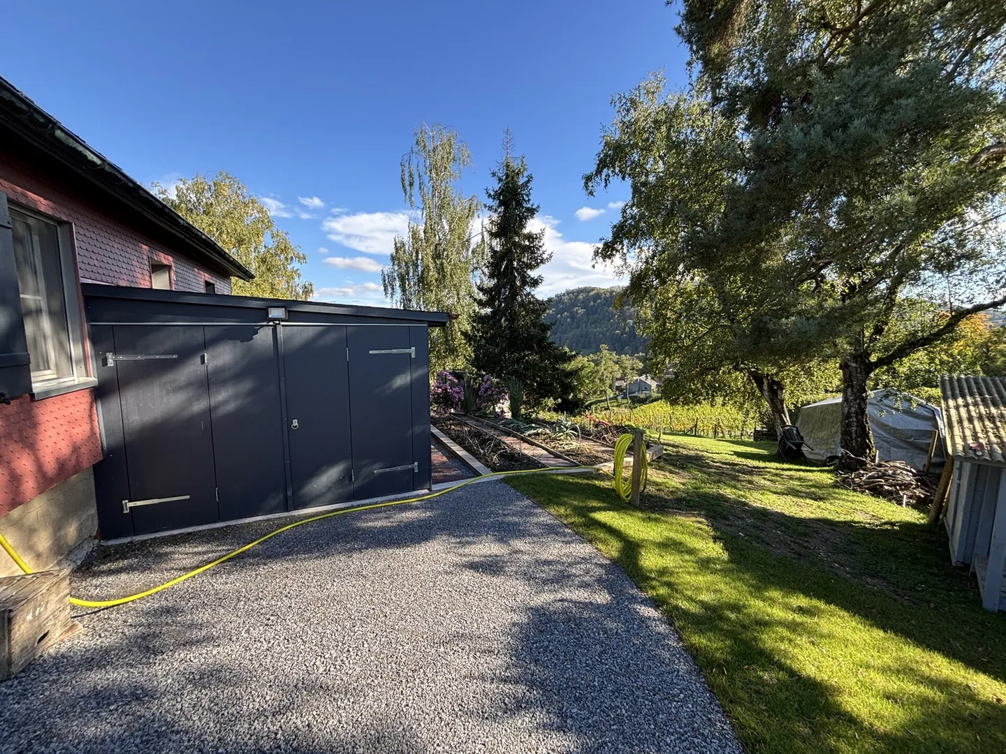 Charmante maison individuelle de 4,5 pièces avec beaucoup d'espace extérieur et vue sur le Rhin - Photo 10 sur 10