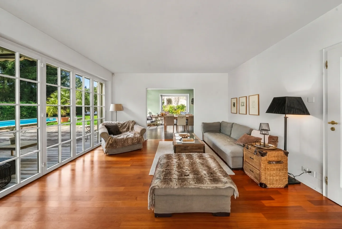 Detached single-family house with pool in Bruderholz - Photo 3 of 15