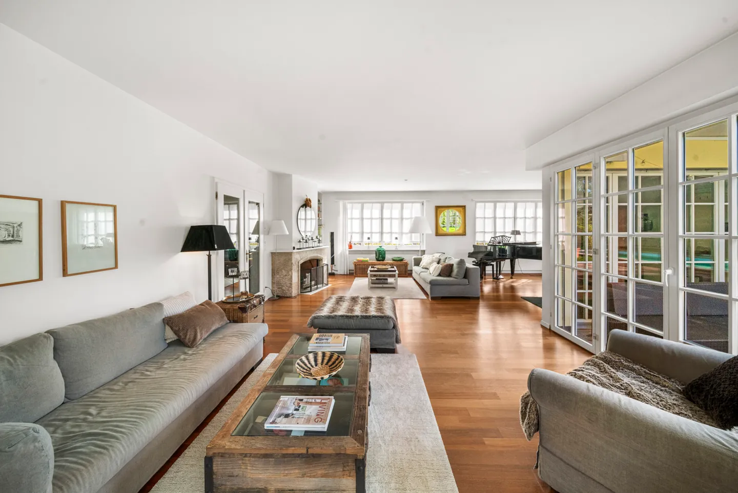 Detached single-family house with pool in Bruderholz - Photo 4 of 15